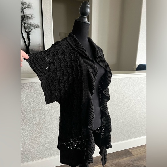 NINE West Short Sleeved Sweater with Ruffle Hem - Large - Picture 4 of 7